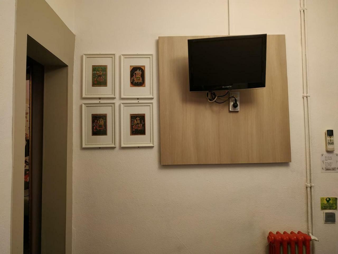 โรงแรมกิเนบรา บาร์เซโลนา ภายนอก รูปภาพ